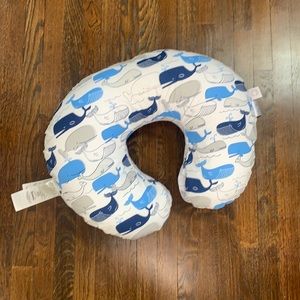 Boppy Pillow (very lightly used)